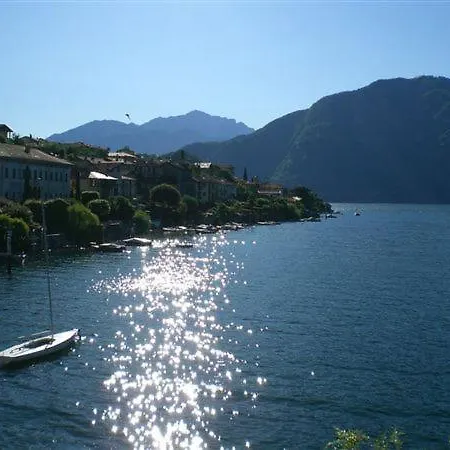 Sleeps 4 Pool 公寓