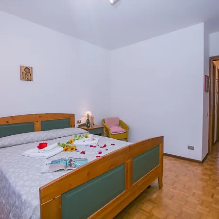 Апартаменты Sleeps 4 Pool *