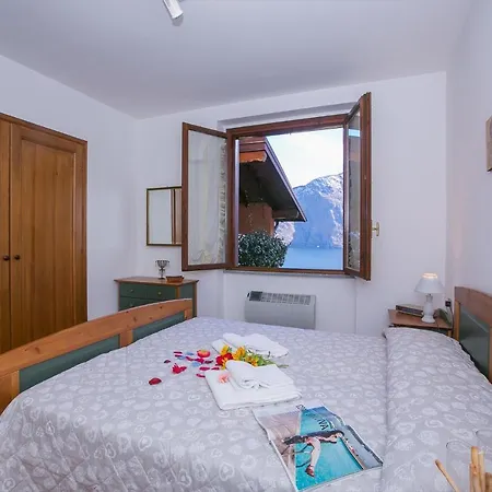 公寓 Sleeps 4 Pool 梅泽格拉